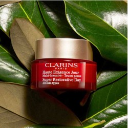 Clarins Super Restorative Day Cream Süper Onarıcı Gündüz Kremi 50 ml